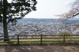 Climb the Miharashi-no-Oka at Hitsujiyama Park