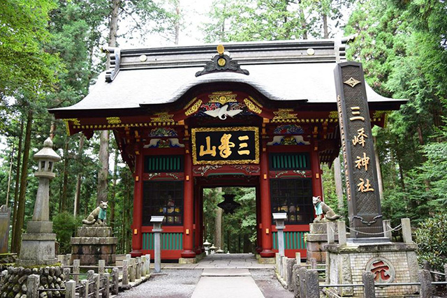 三峯神社　随身門