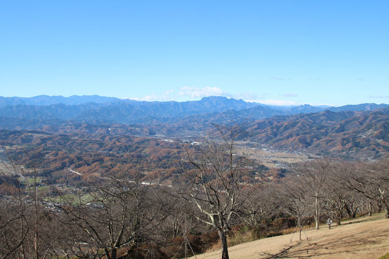 美の山（両神山方向）