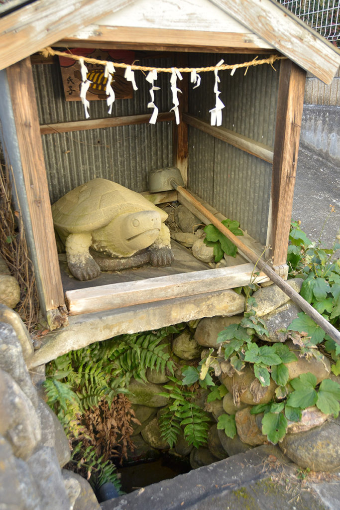 妙見七つ井戸（四の井戸近くの祠）