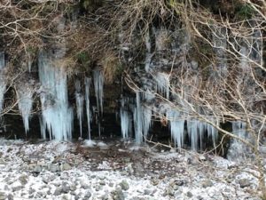 三十槌の氷柱