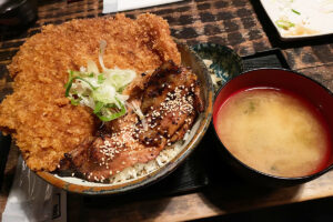 わらじかつ丼